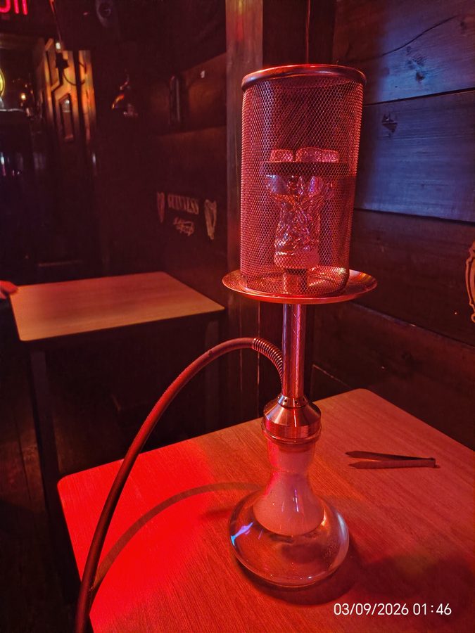 Cachimba sobre una mesa en La Carbonería